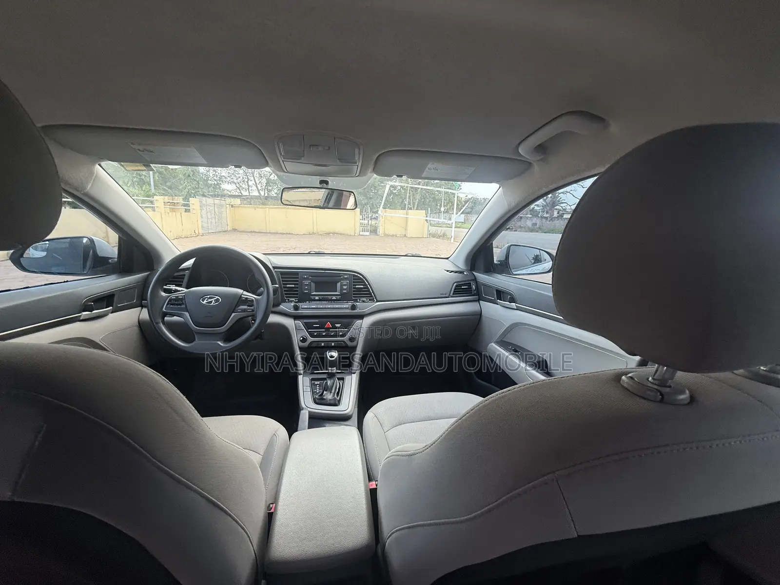 Hyundai Elantra SE Sedan FWD (2.0L 4cyl 6M) 2017 Silver
