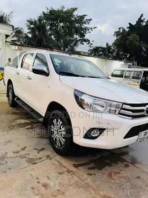 Toyota Hilux Revo Double Cab Deisel 2.8 AWD 2017 White