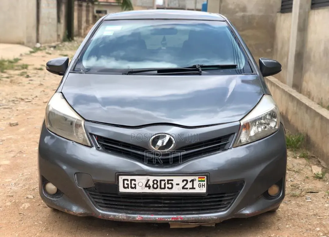 Toyota Vitz 2012 Gray