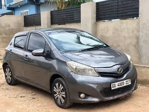 Toyota Vitz 2012 Gray