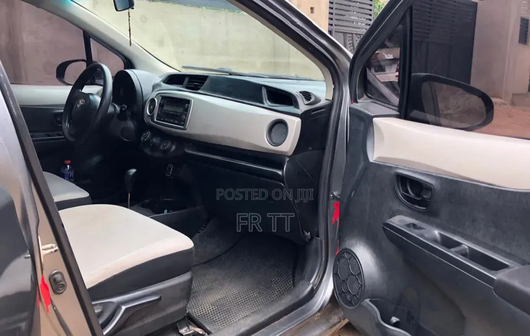 Toyota Vitz 2012 Gray