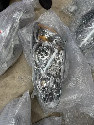 Toyota Corolla Headlight 2005 2006 2007 2008