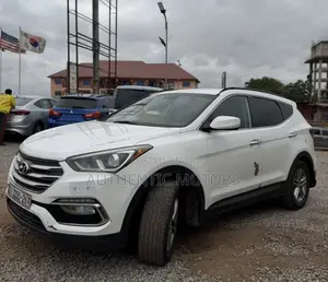 Hyundai Santa Fe SE AWD 2017 White