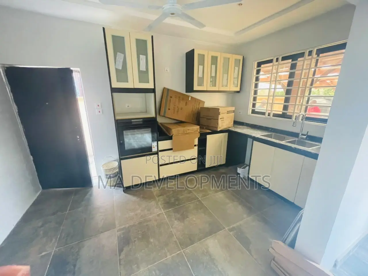 3bdrm House in Madev Realty, Achimota for rent