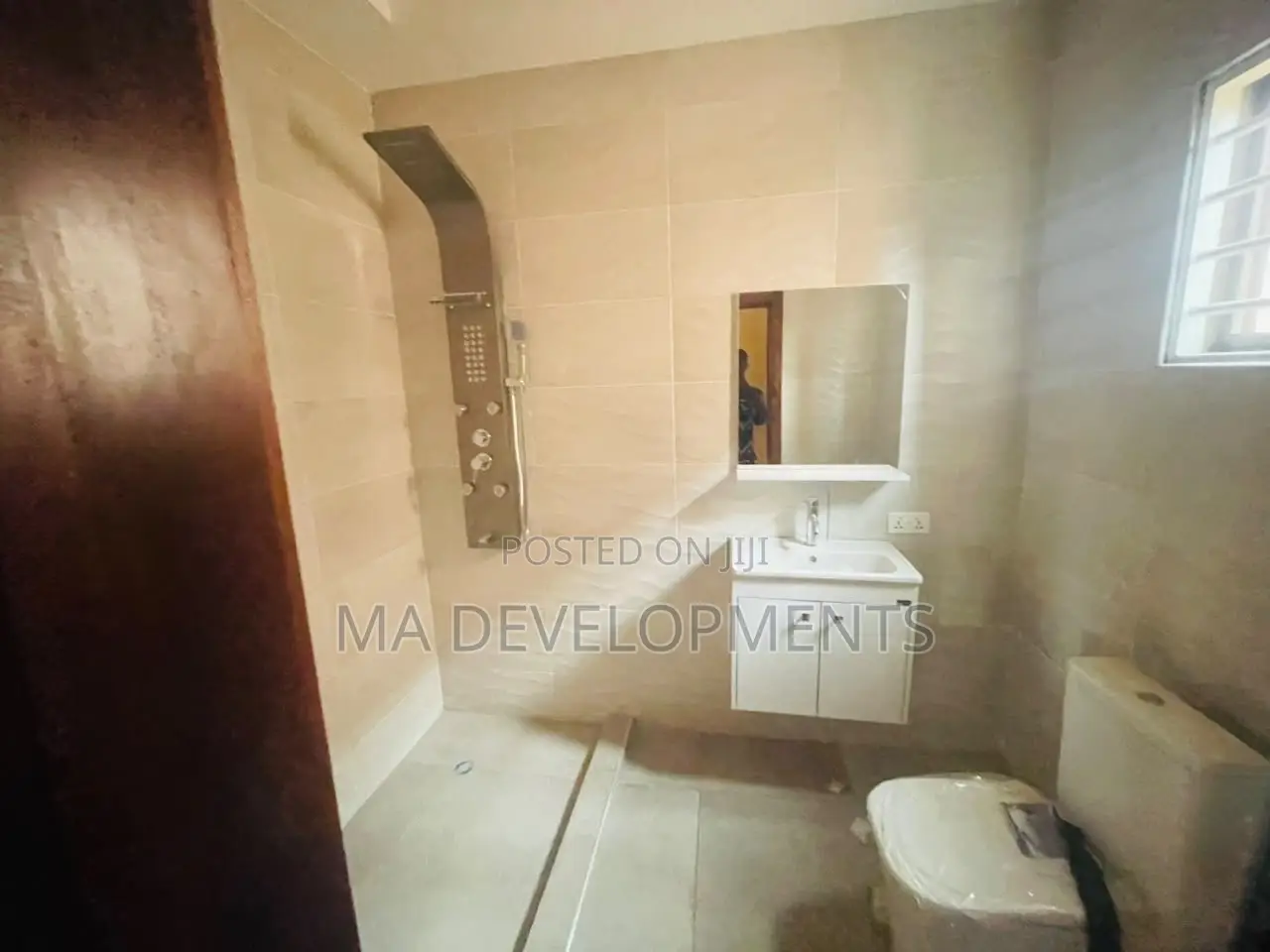 3bdrm House in Madev Realty, Achimota for rent