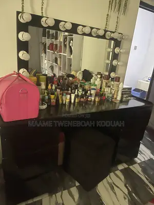 Professional Makeup Vanity Dresser Set With Cushioned Stool
