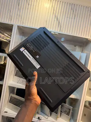 New Laptop Lenovo LOQ 15AHP10 16GB AMD Ryzen 7 SSD 512GB