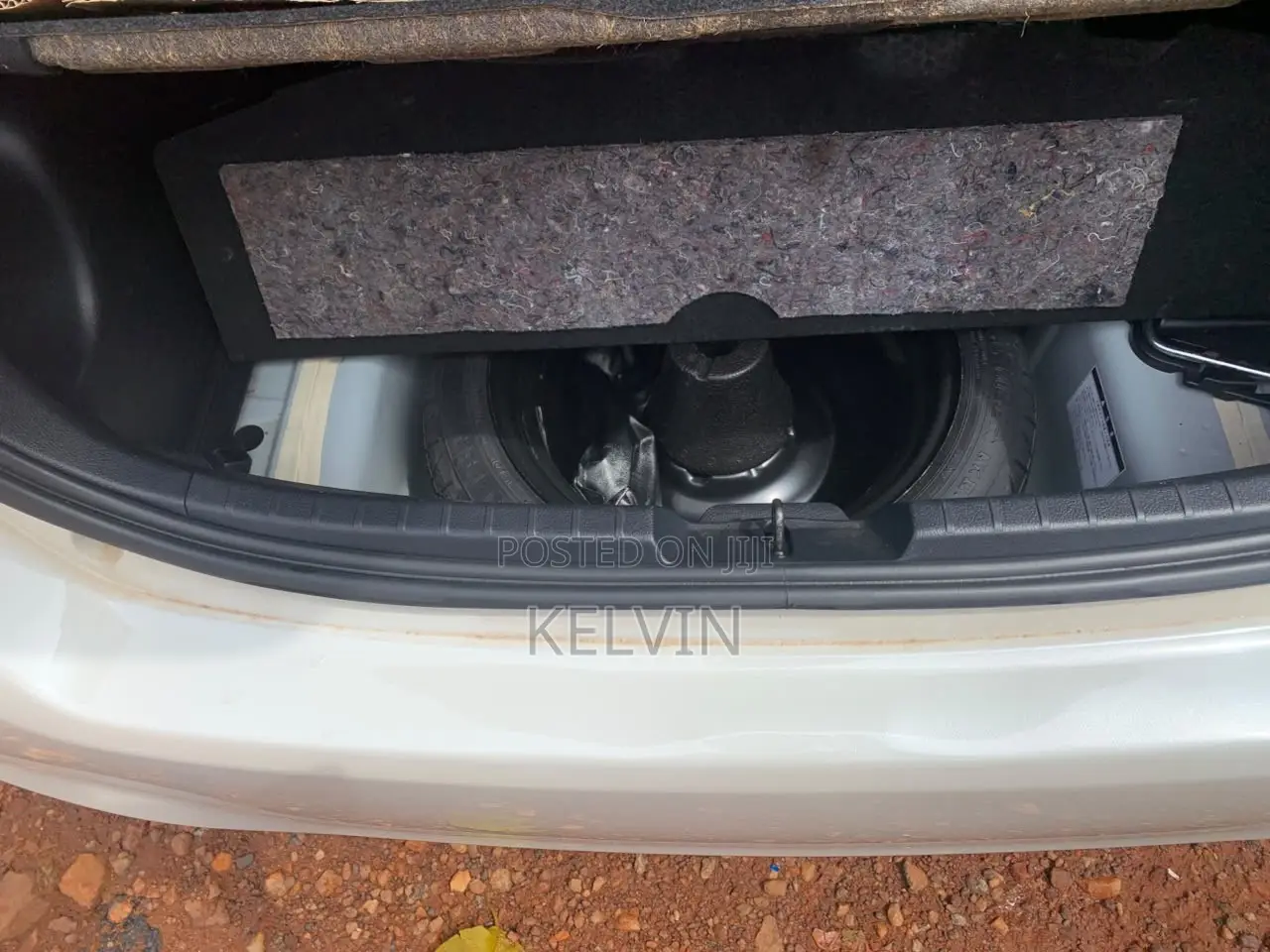 Toyota Vitz 1.3 FWD 5dr 2015 White