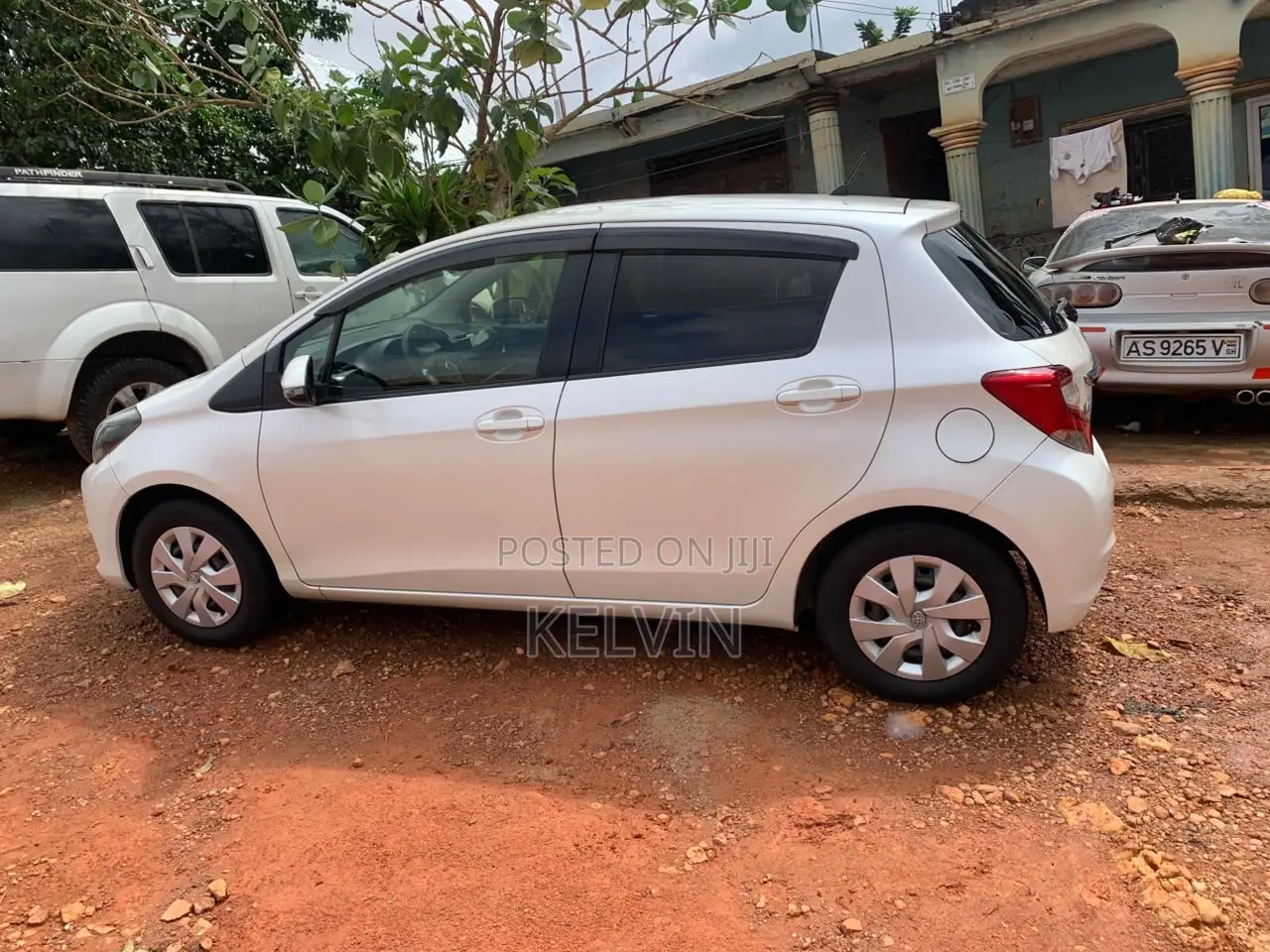 Toyota Vitz 1.3 FWD 5dr 2015 White