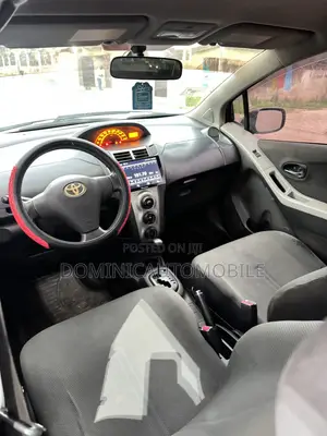 Toyota Vitz 1.3 AWD 3dr 2010 Burgundy