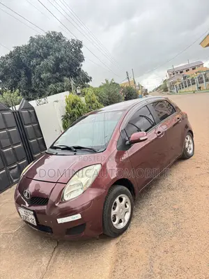 Toyota Vitz 1.3 AWD 3dr 2010 Burgundy