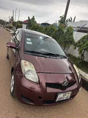 Toyota Vitz 1.3 AWD 3dr 2010 Burgundy