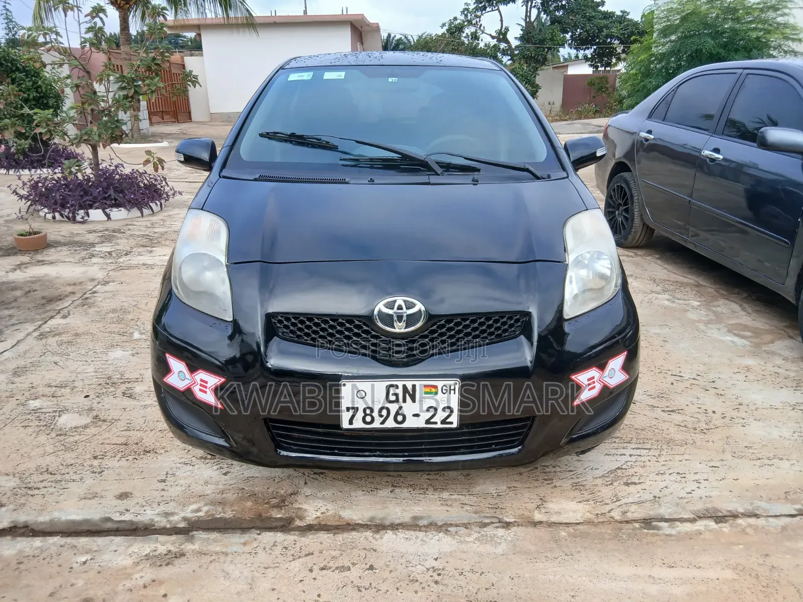Toyota Vitz 2010 Black