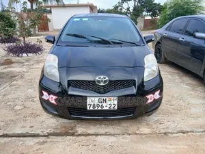 Toyota Vitz 2010 Black