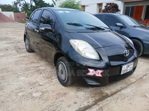 Toyota Vitz 2010 Black