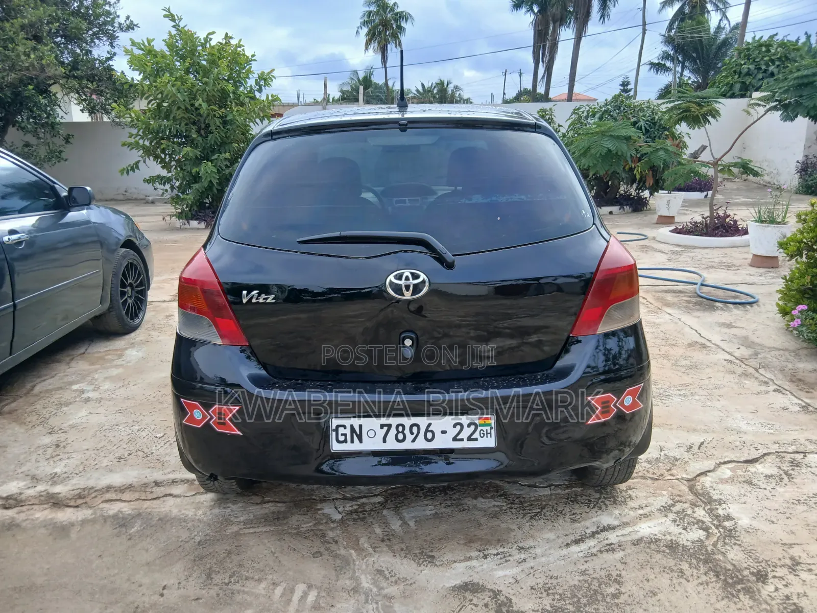 Toyota Vitz 2010 Black