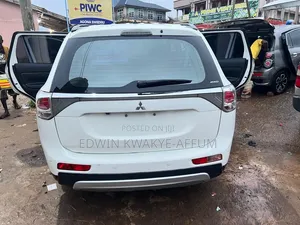 Mitsubishi Outlander 2.0 PHEV AWD 2015 White