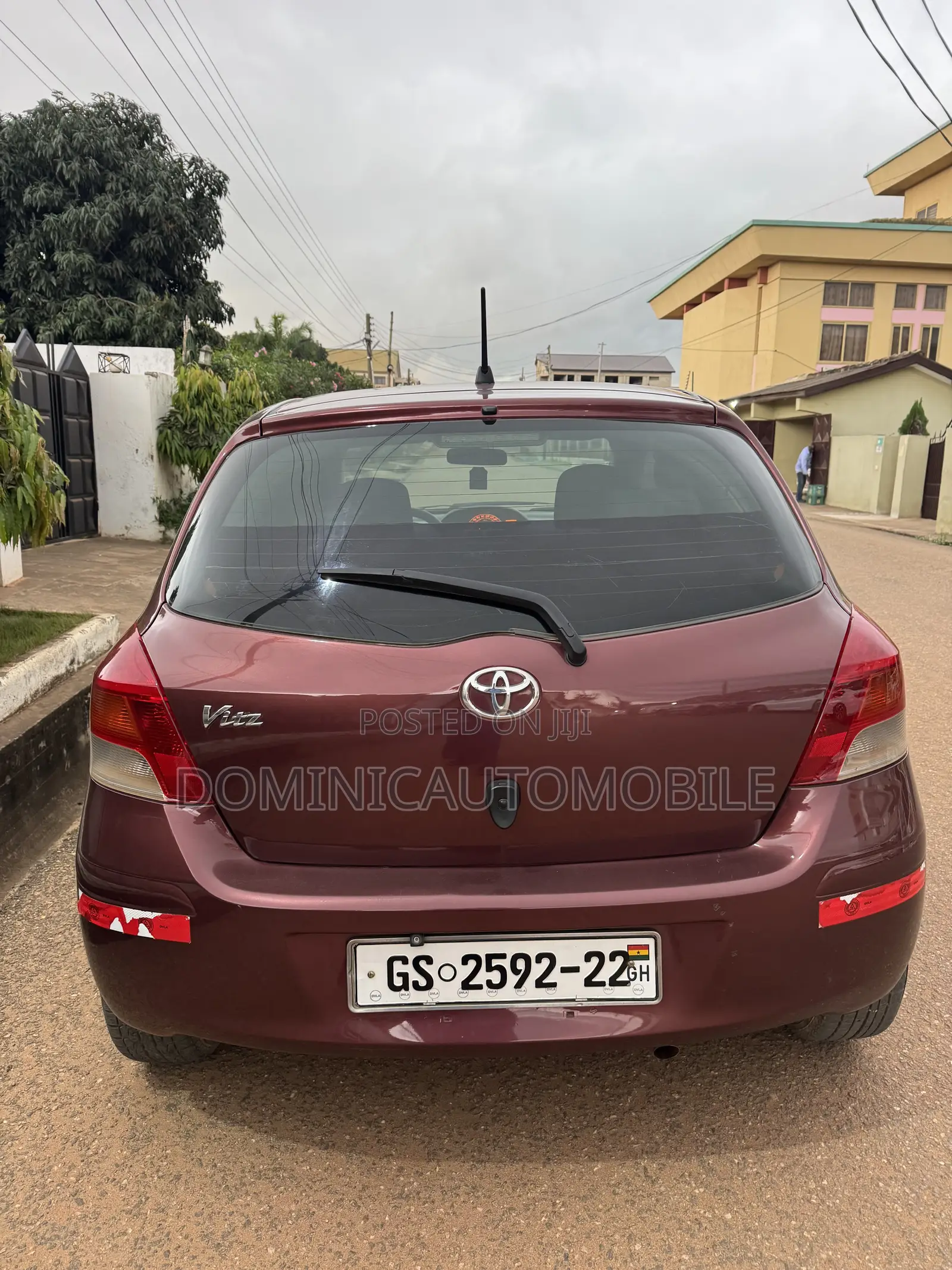 Toyota Vitz 1.3 AWD 3dr 2010 Burgundy