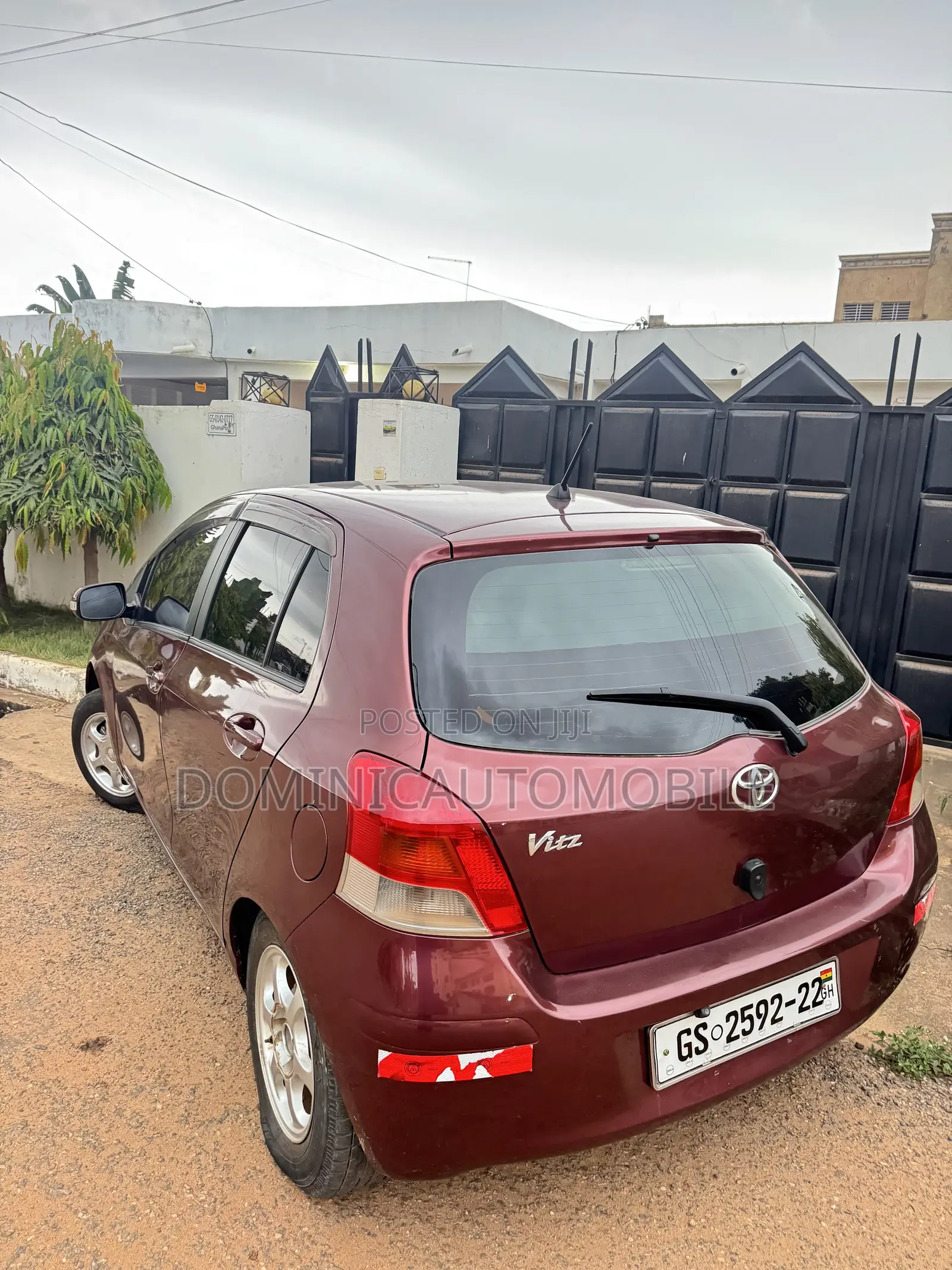 Toyota Vitz 1.3 AWD 3dr 2010 Burgundy