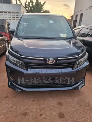 Toyota Voxy V 2WD 8-Seater 2015 Blue