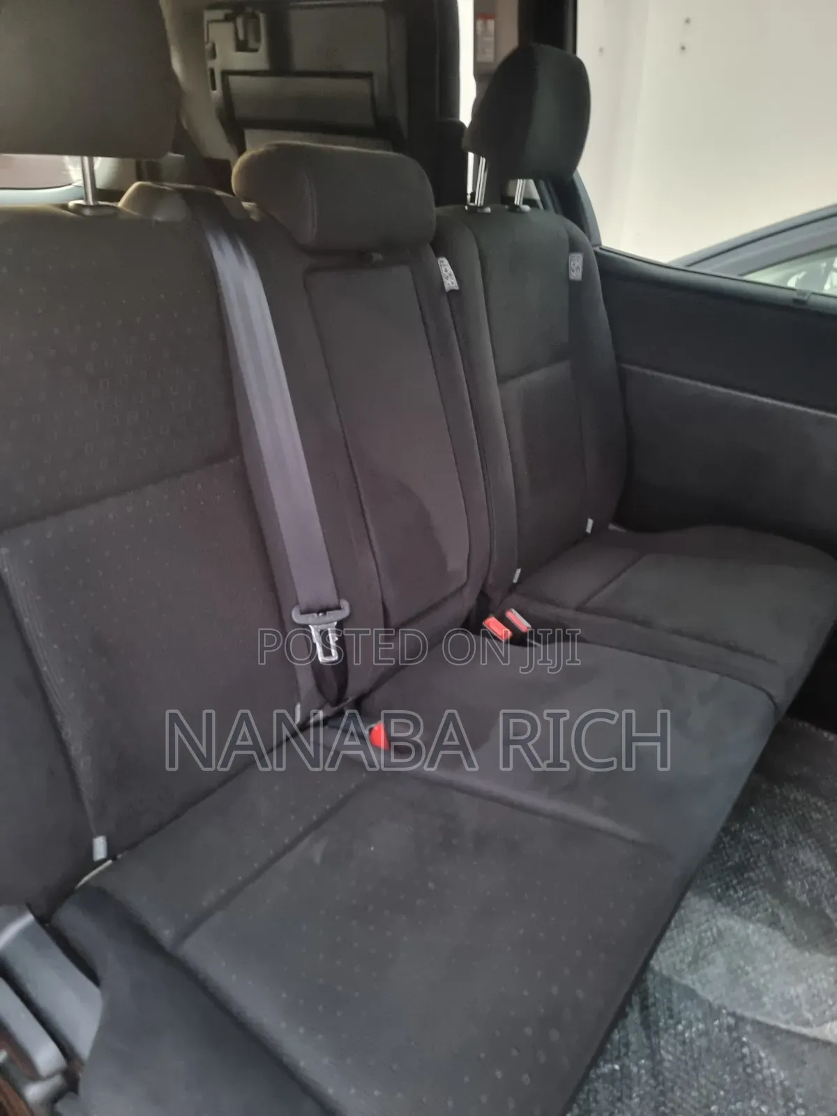 Toyota Voxy V 2WD 8-Seater 2015 Blue