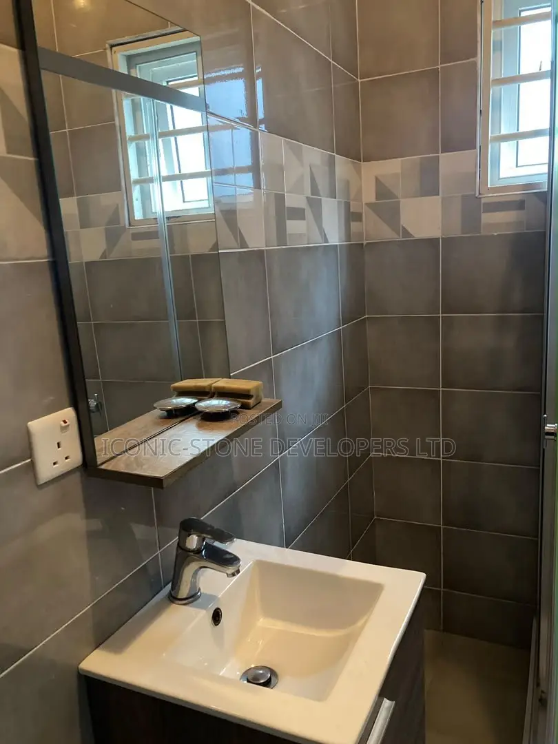 4bdrm House in Lakeside Comm 5 for rent