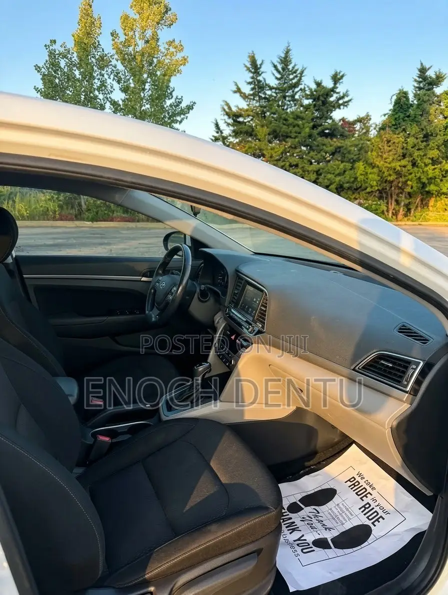 Hyundai Elantra 2017 White