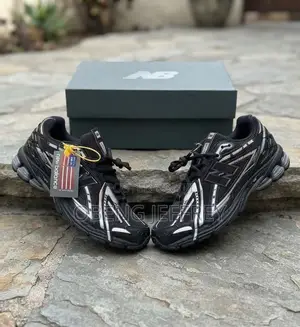 Original New Balance 1906A Black/Silver
