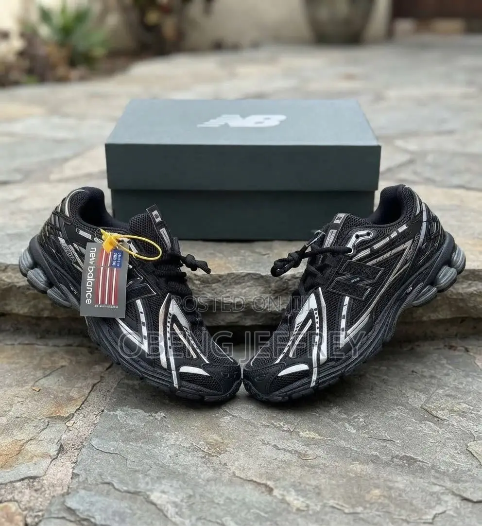 Original New Balance 1906A Black/Silver