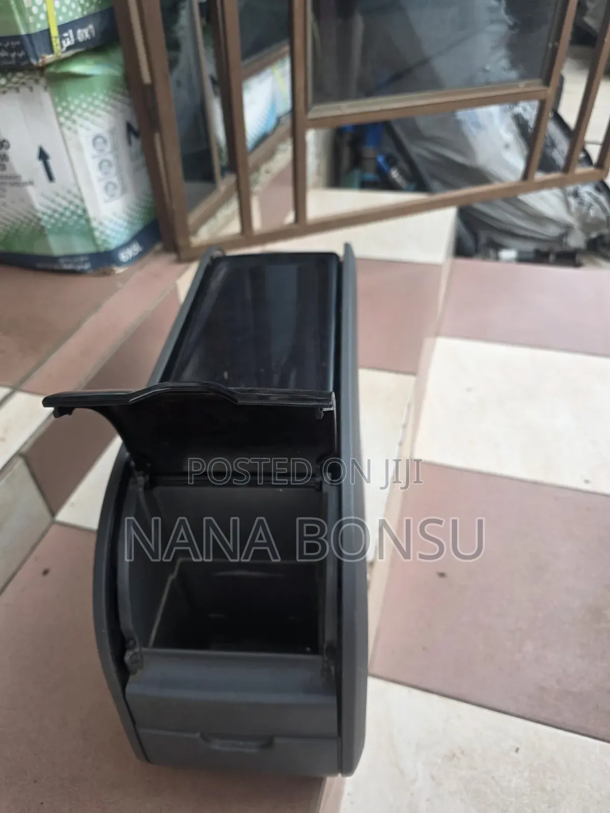 Toyota Voxy Inside Console Box USB Port Storage