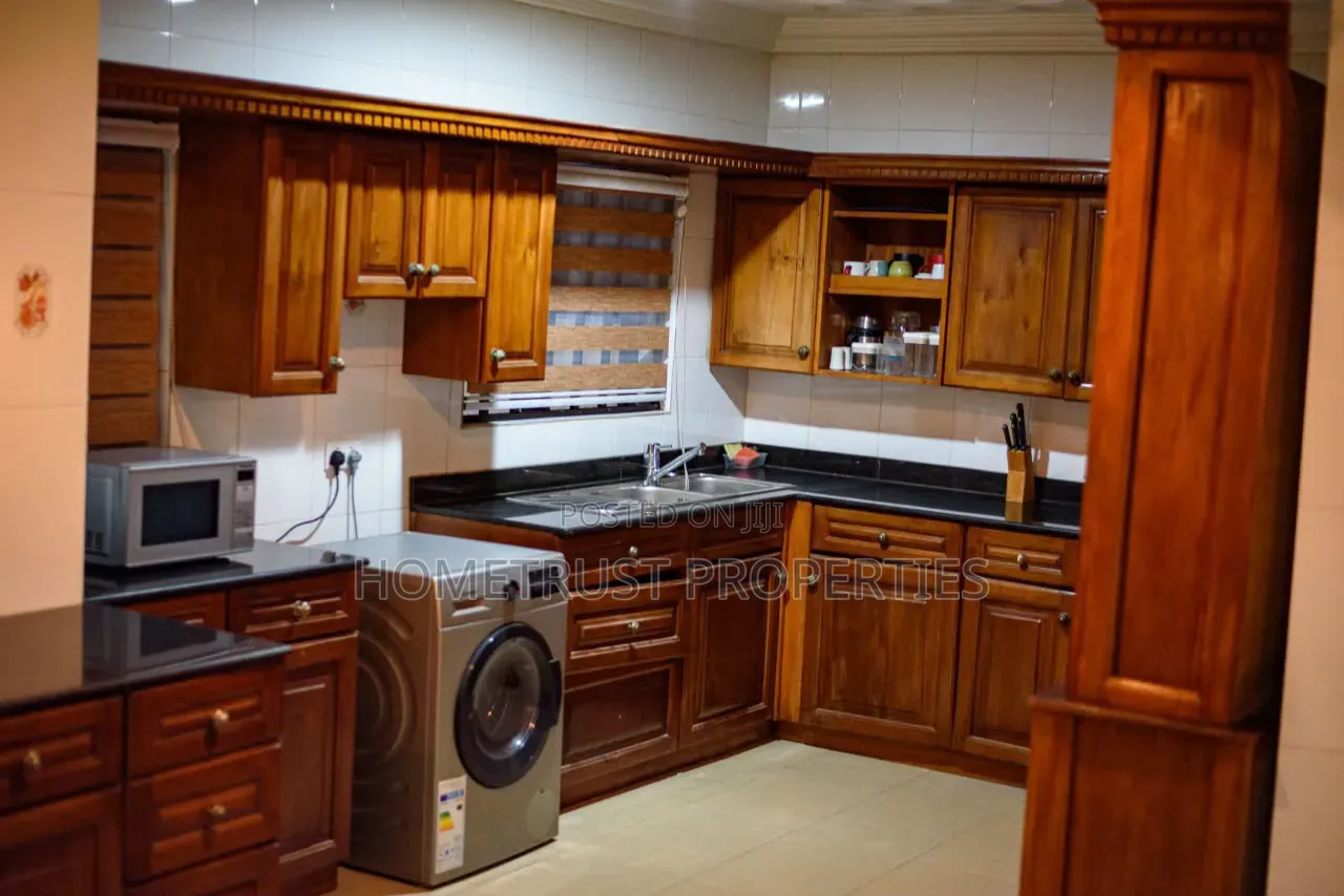Furnished 4bdrm Duplex in Maccharty Hills for rent