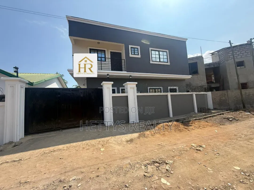 2bdrm House in Baah Yard for sale