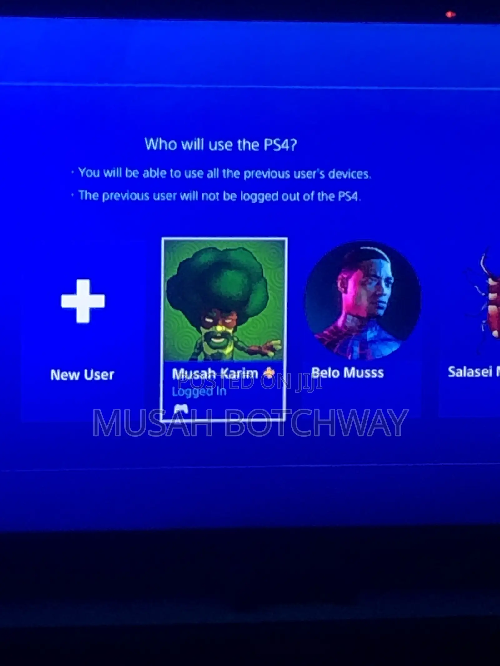 Sony PS4 Slim 1TB – Very Neat + 1 Controller