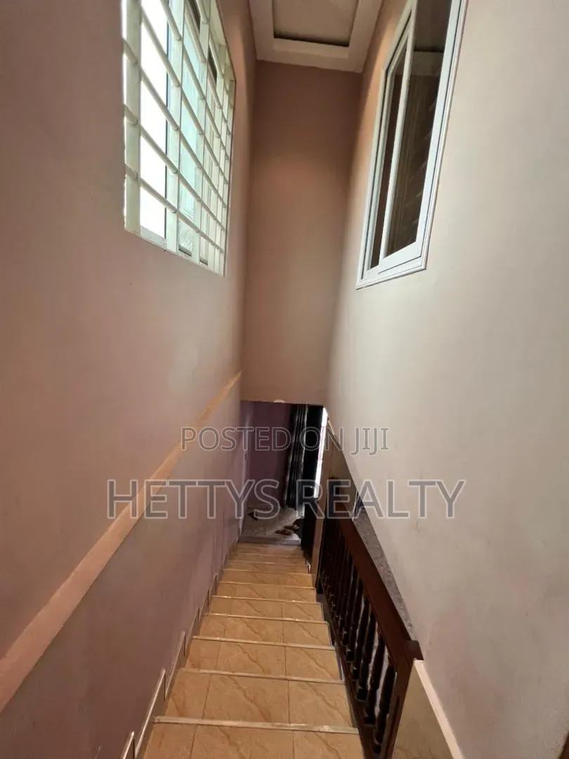 5bdrm House in Olebu for sale