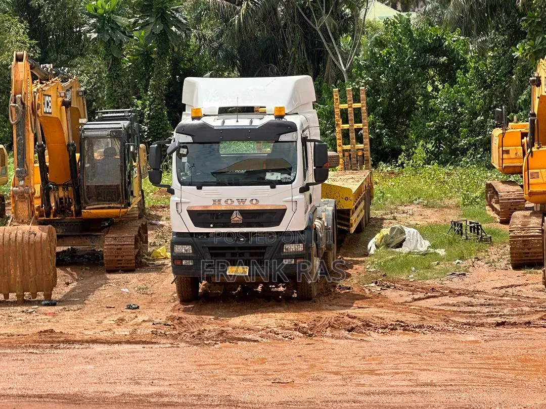 Low Bed With Trailer