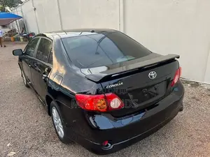 Toyota Corolla 2010 Black