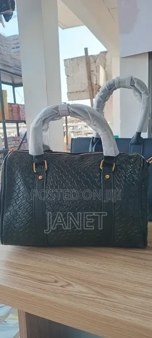 Classy Ladies Barrel Bag