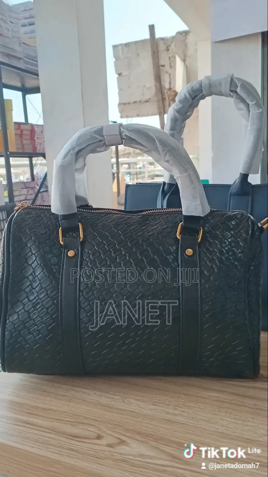 Classy Ladies Barrel Bag