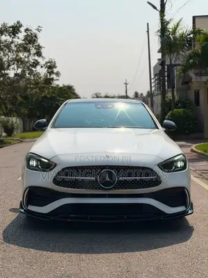 Mercedes-Benz C300 2023 White