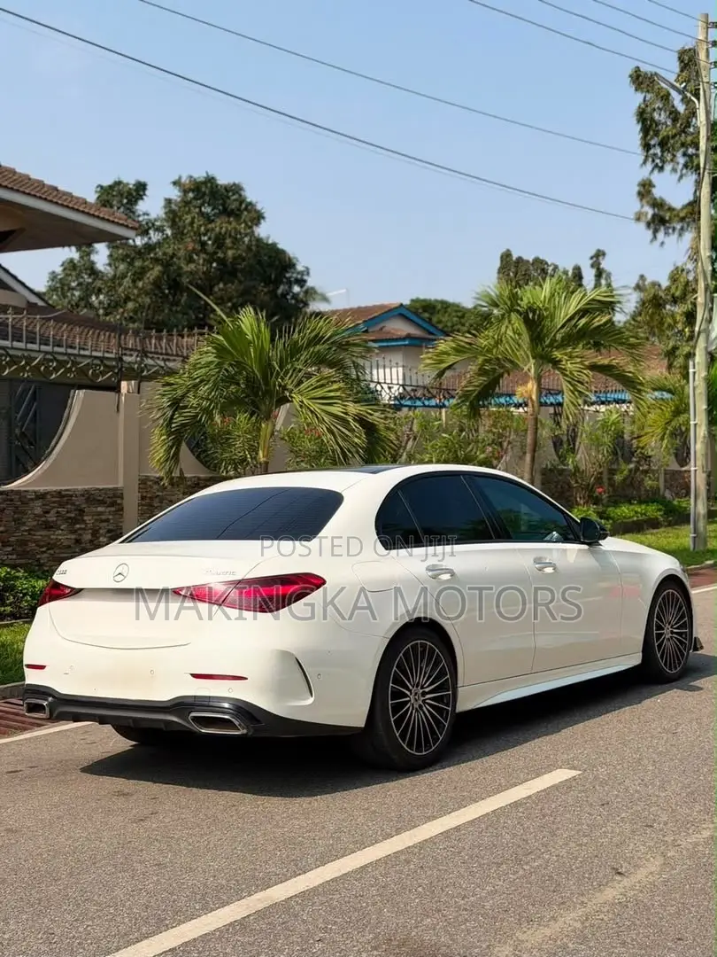 Mercedes-Benz C300 2023 White
