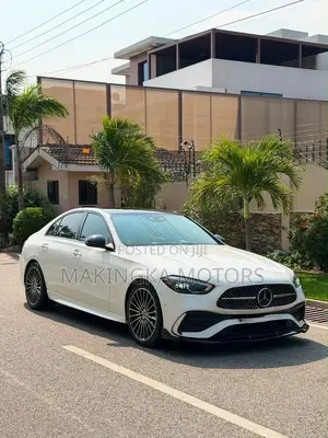 Mercedes-Benz C300 2023 White