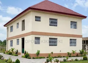 5bdrm House in Atwima Nwabiagya for sale