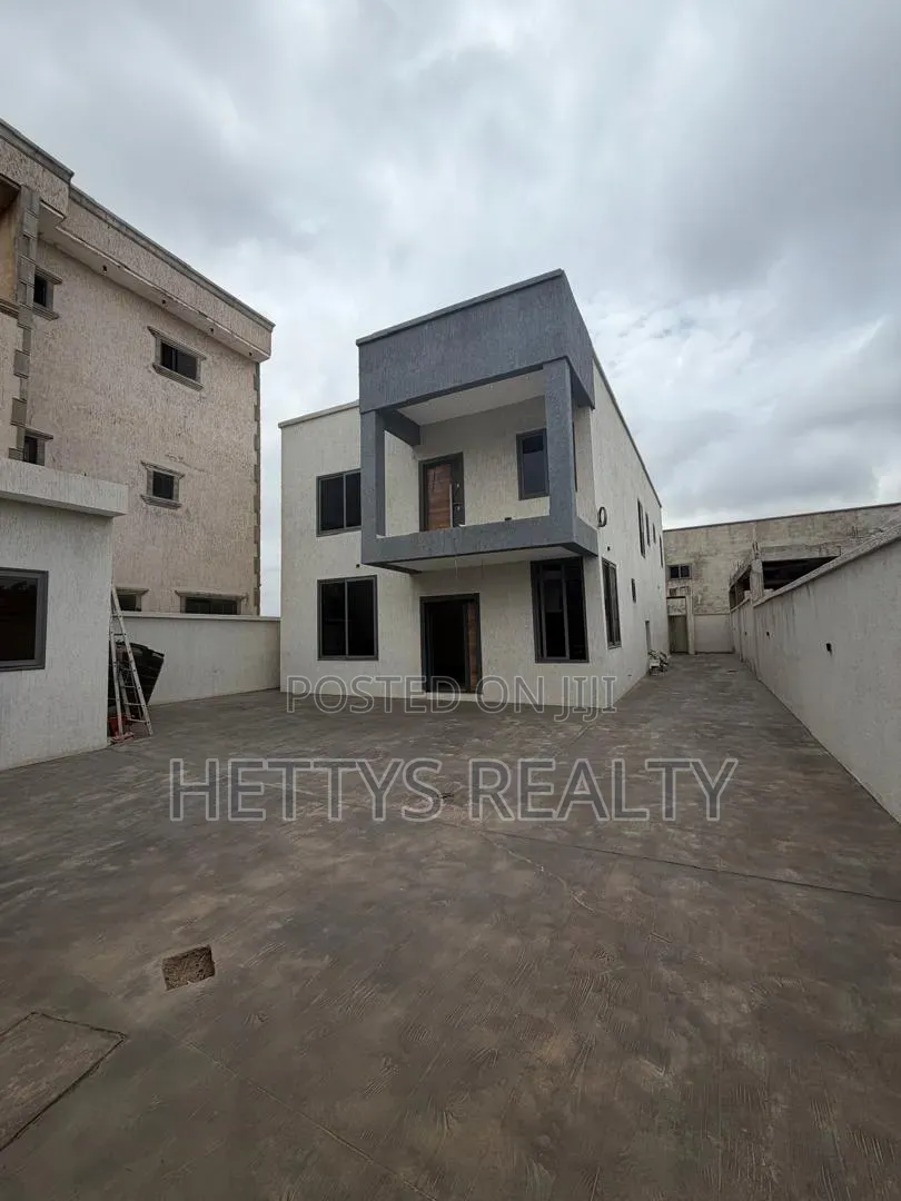 5bdrm House in Melcom for sale