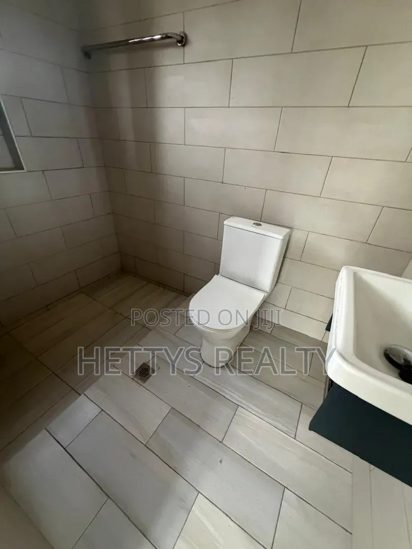 5bdrm House in Melcom for sale