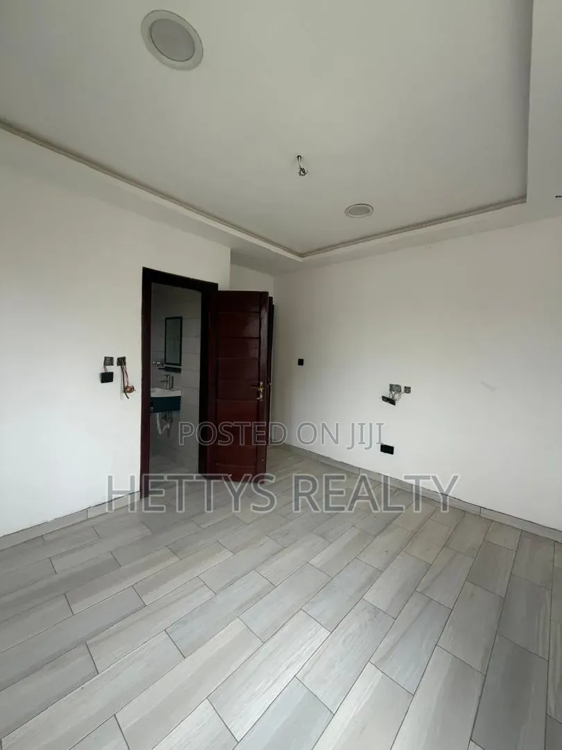 5bdrm House in Melcom for sale