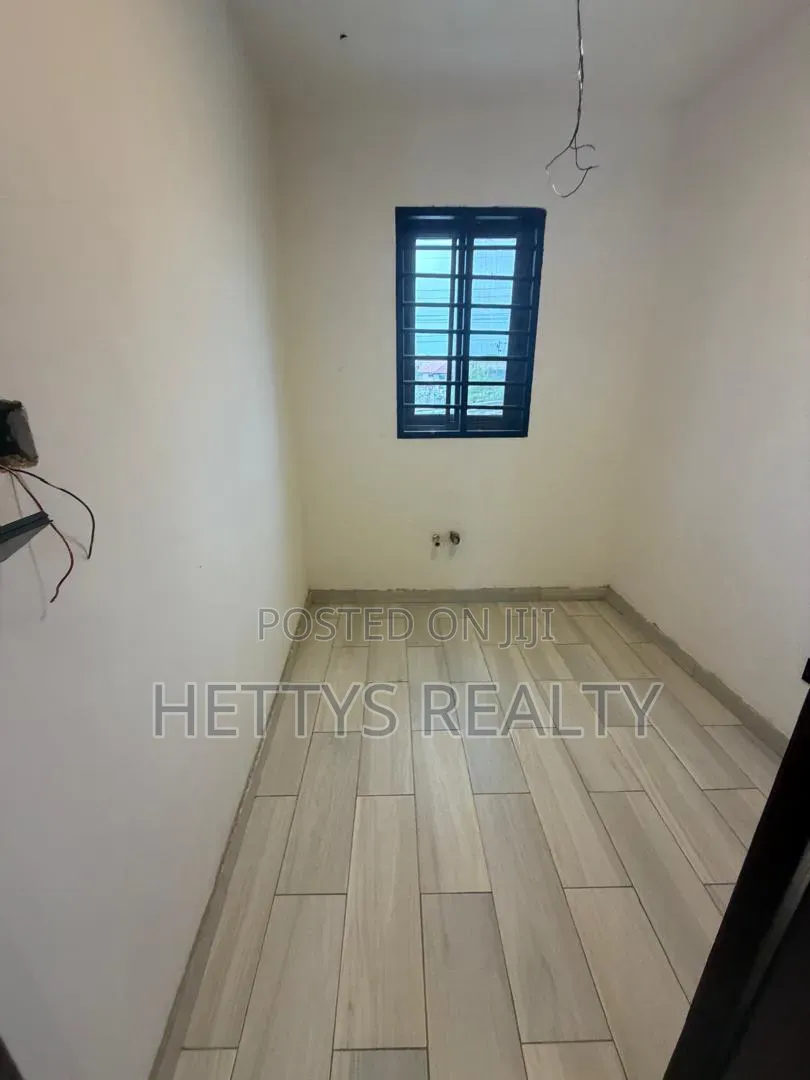 5bdrm House in Melcom for sale