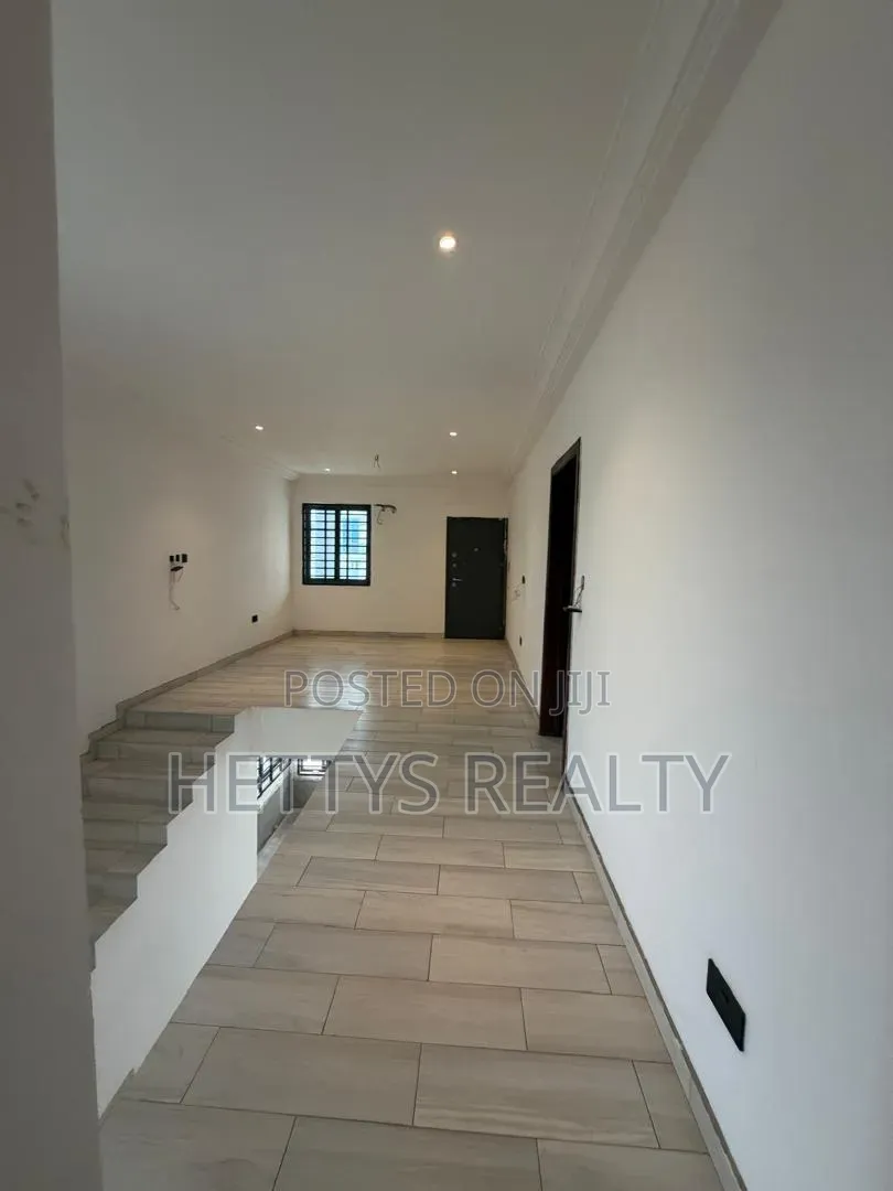 5bdrm House in Melcom for sale