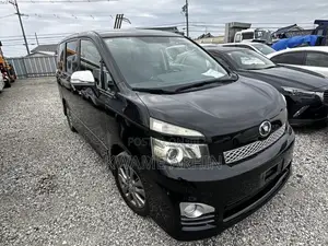 Toyota Voxy V 2WD 7-Seater 2011 Black