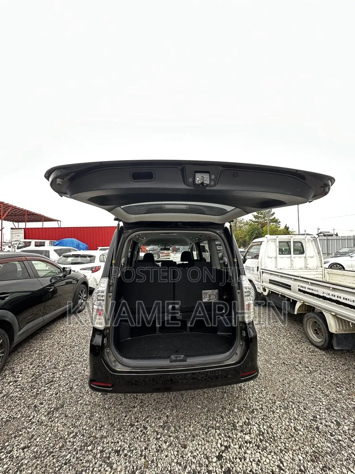 Toyota Voxy V 2WD 7-Seater 2011 Black