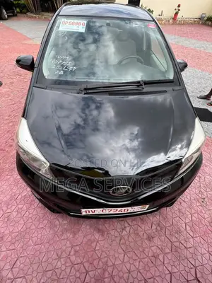 Toyota Vitz 2013 Black